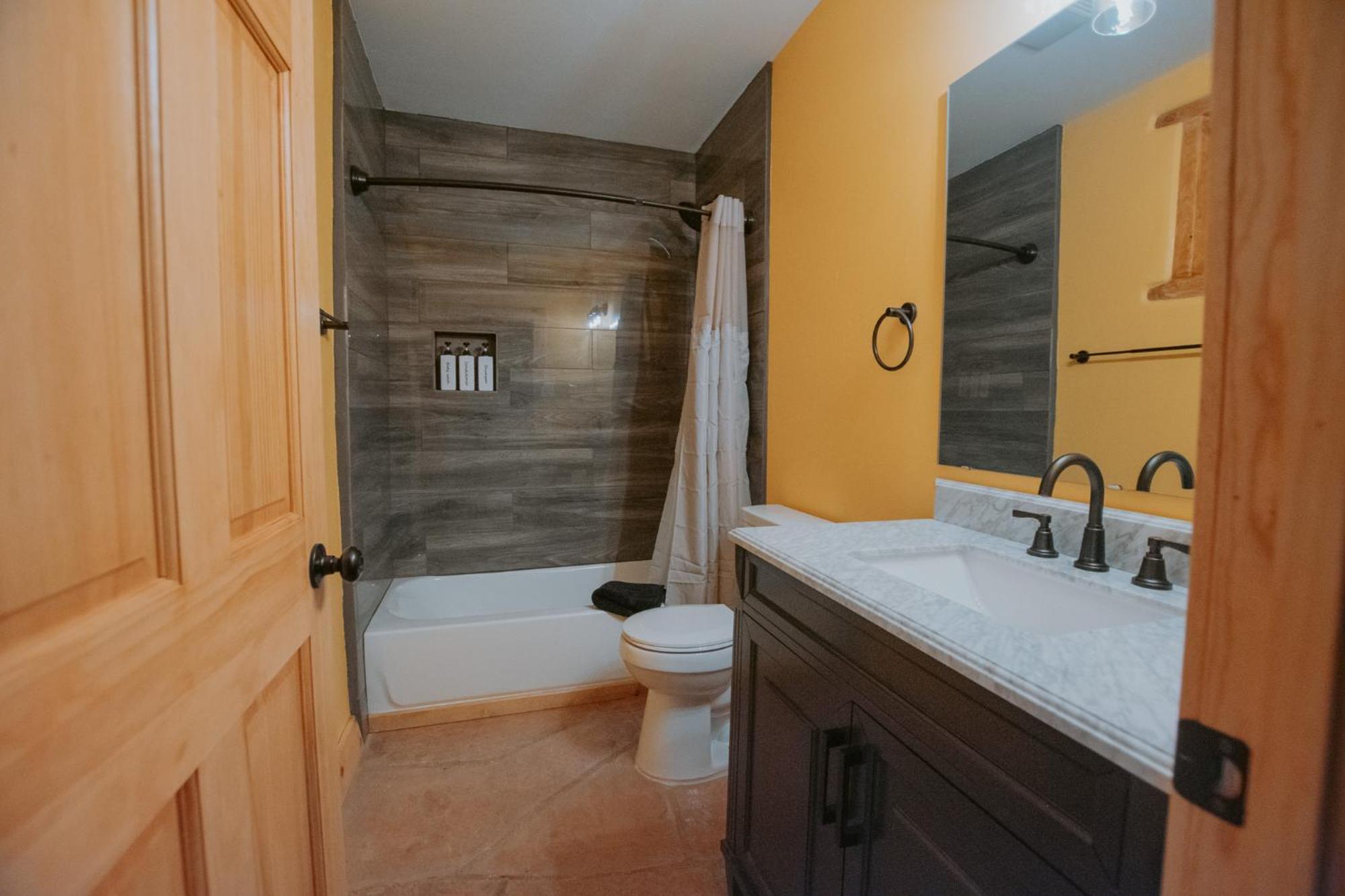 3 King Beds Hot Tub Arcades 5 Baths *