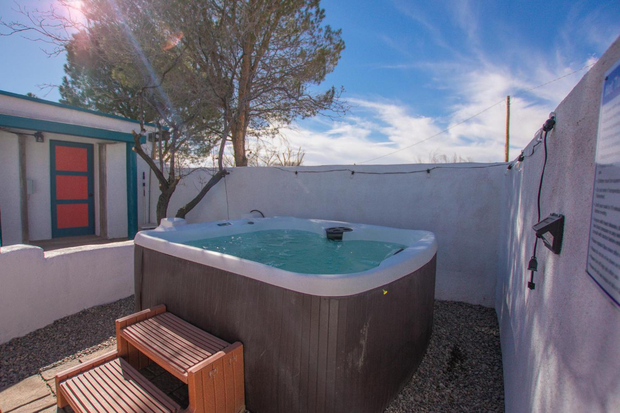 3 King Beds Hot Tub Arcades 5 Baths Holiday home *