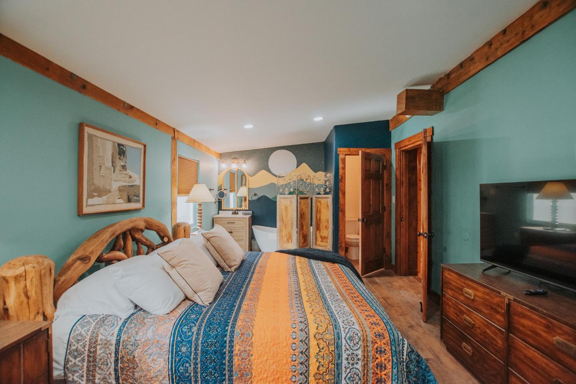 Holiday home 3 King Beds Hot Tub Arcades 5 Baths *
