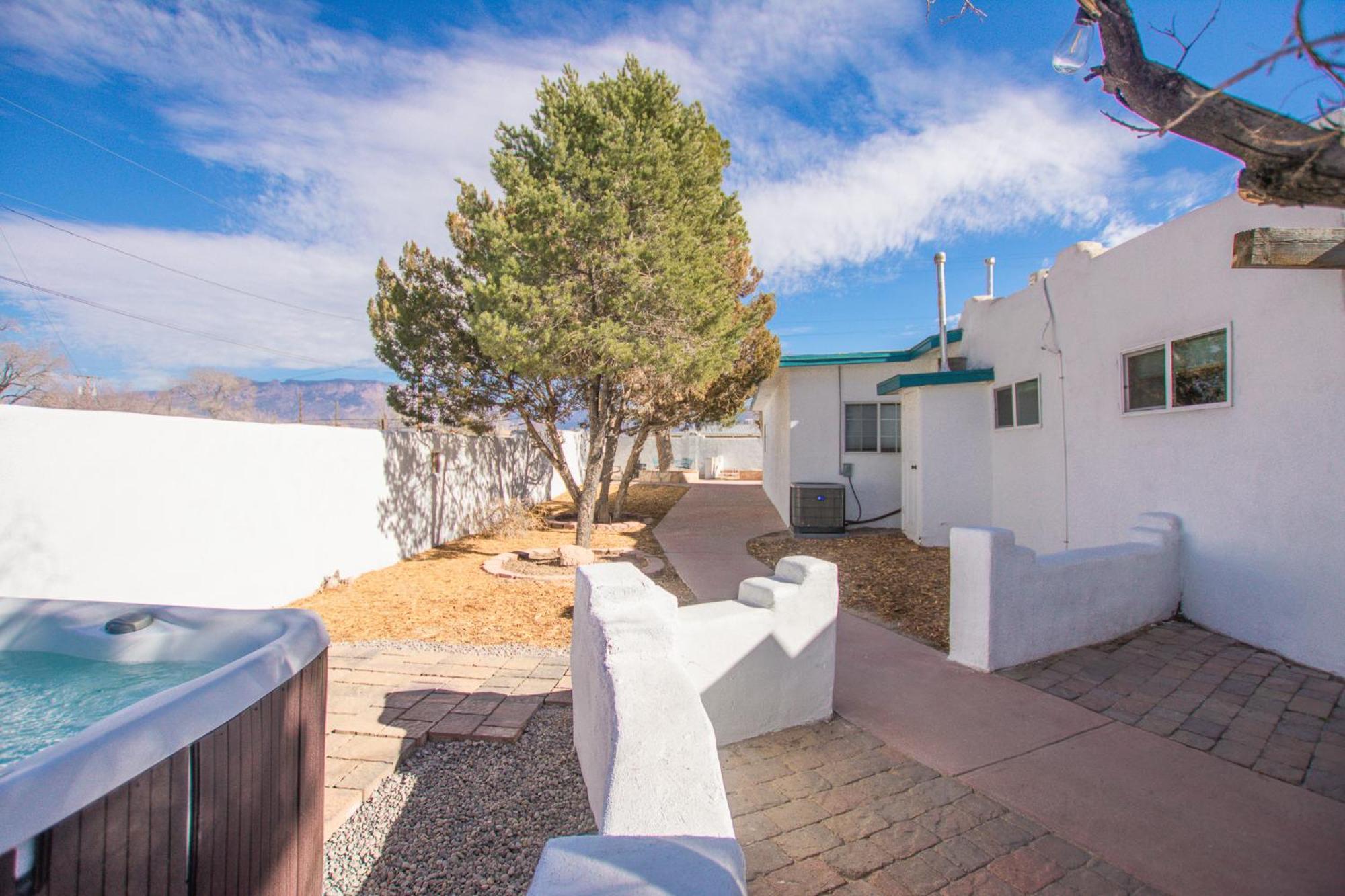 Holiday home 3 King Beds Hot Tub Arcades 5 Baths